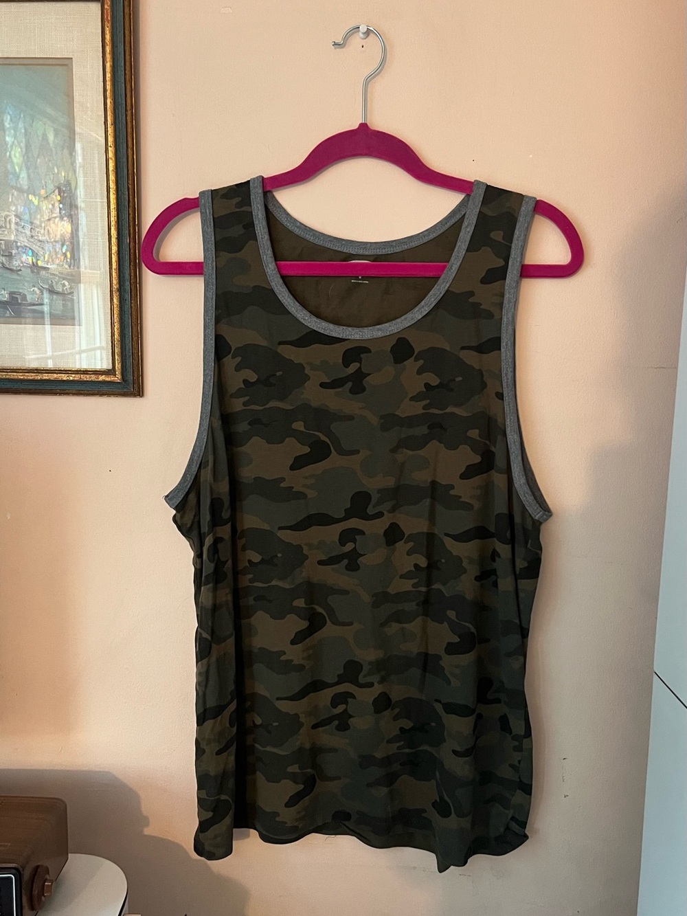 Old Navy men’s camouflage tank top